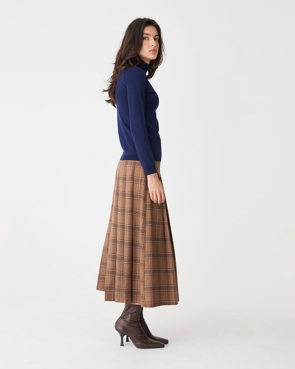Clarisse Turtleneck Sweater in navy — side view