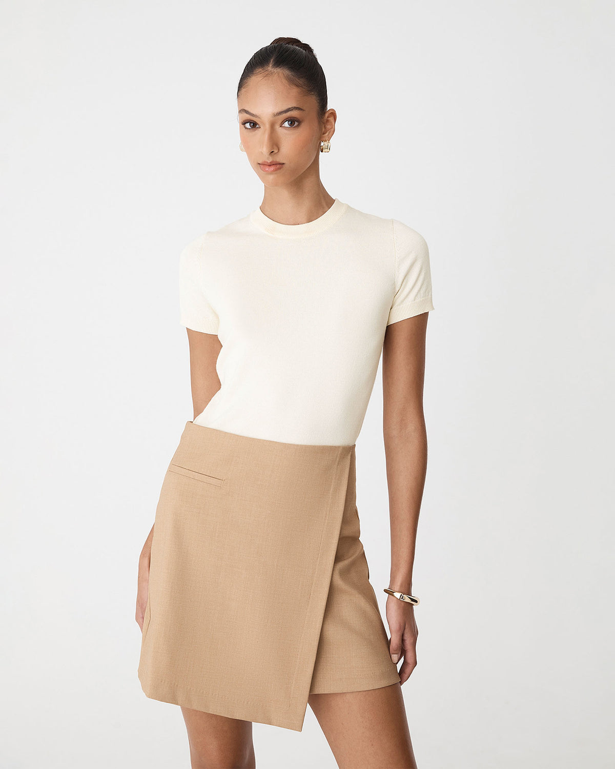 Catherine Short Sleeve Knit in buttercream — close-up view