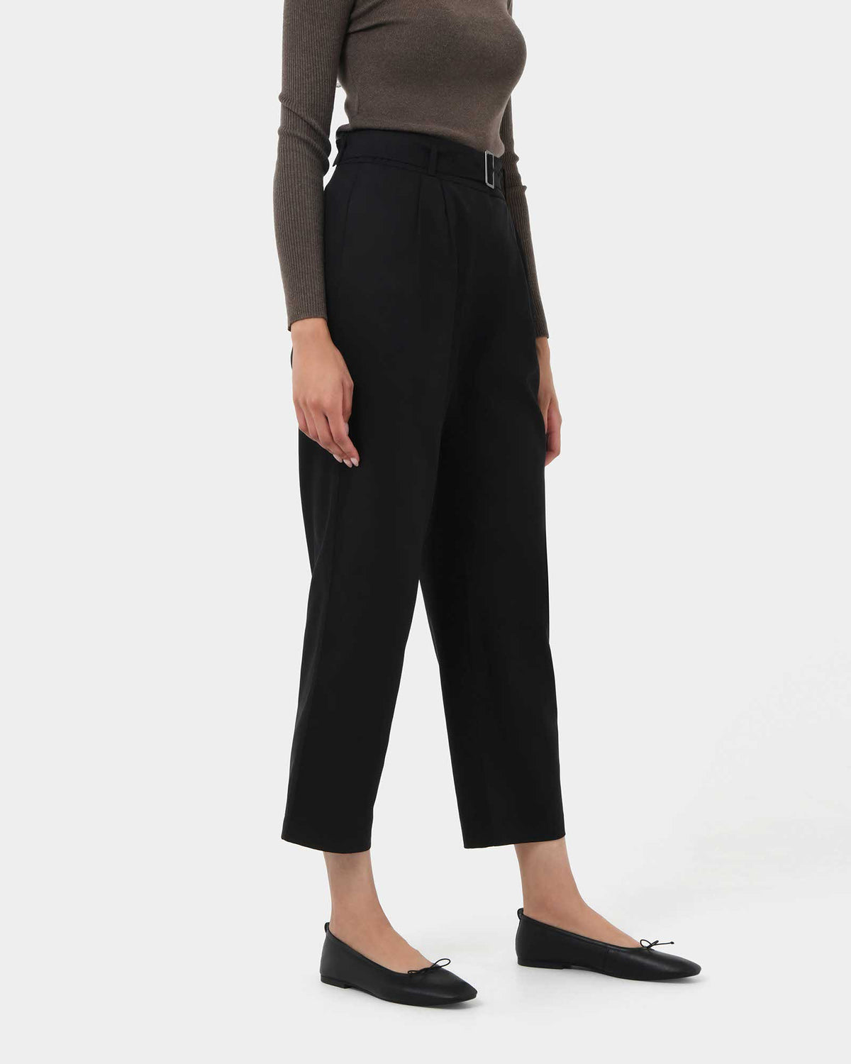 Mazzy Cotton Belted Trousers in black — side view