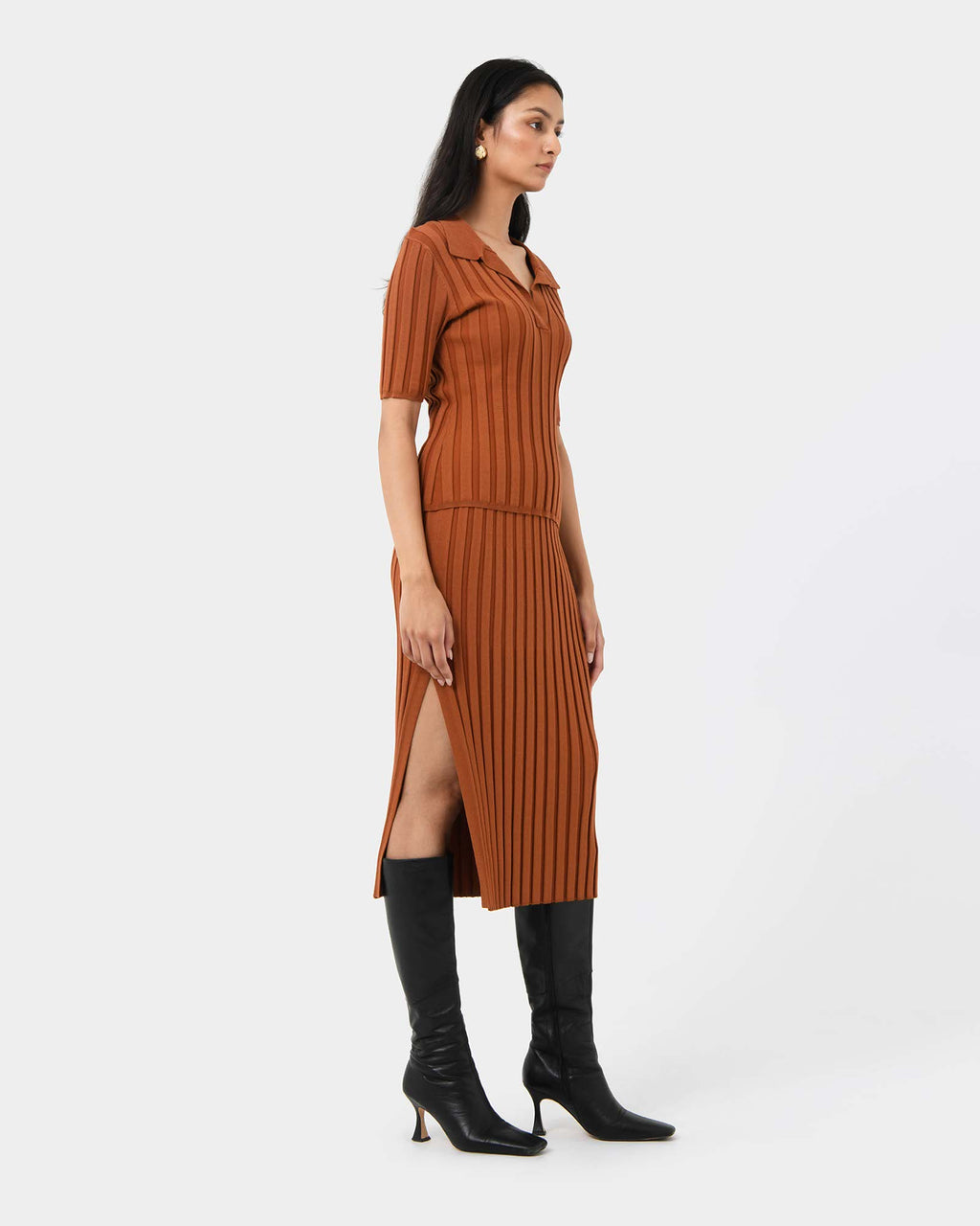 Manhattan Knit Skirt in rust — side view 2