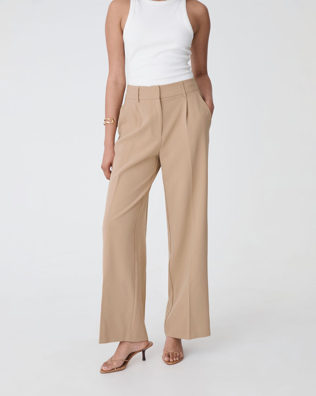 Nikki Tailored Elastic Pants in warm taupe — close-up view