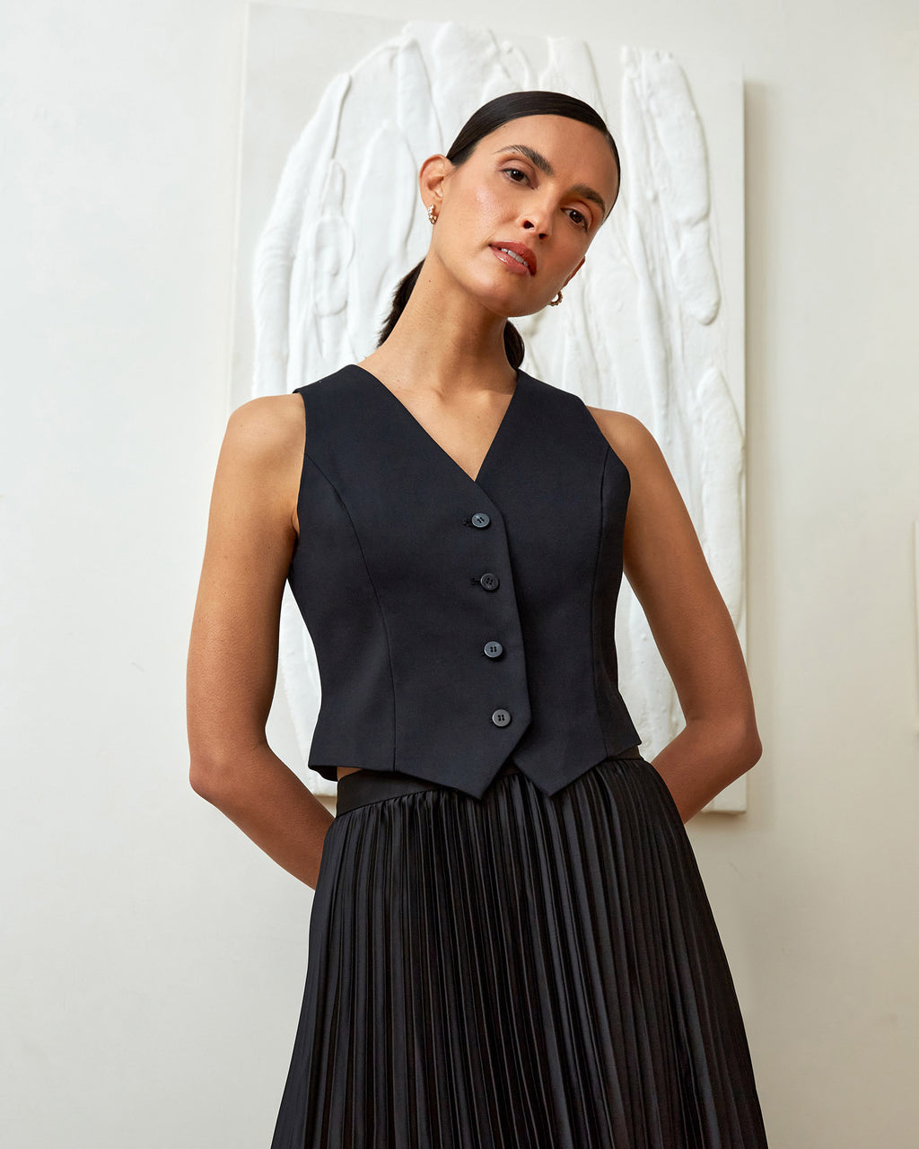 Safira Tailored Vest in black — close-up view 4