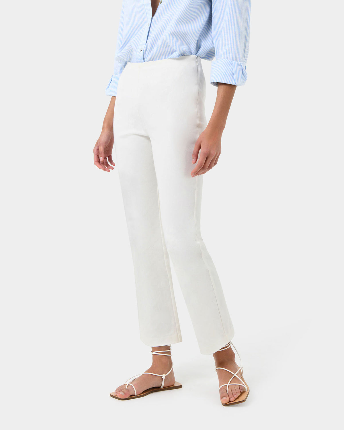 Astrid Flared Jeans in ivory — side view