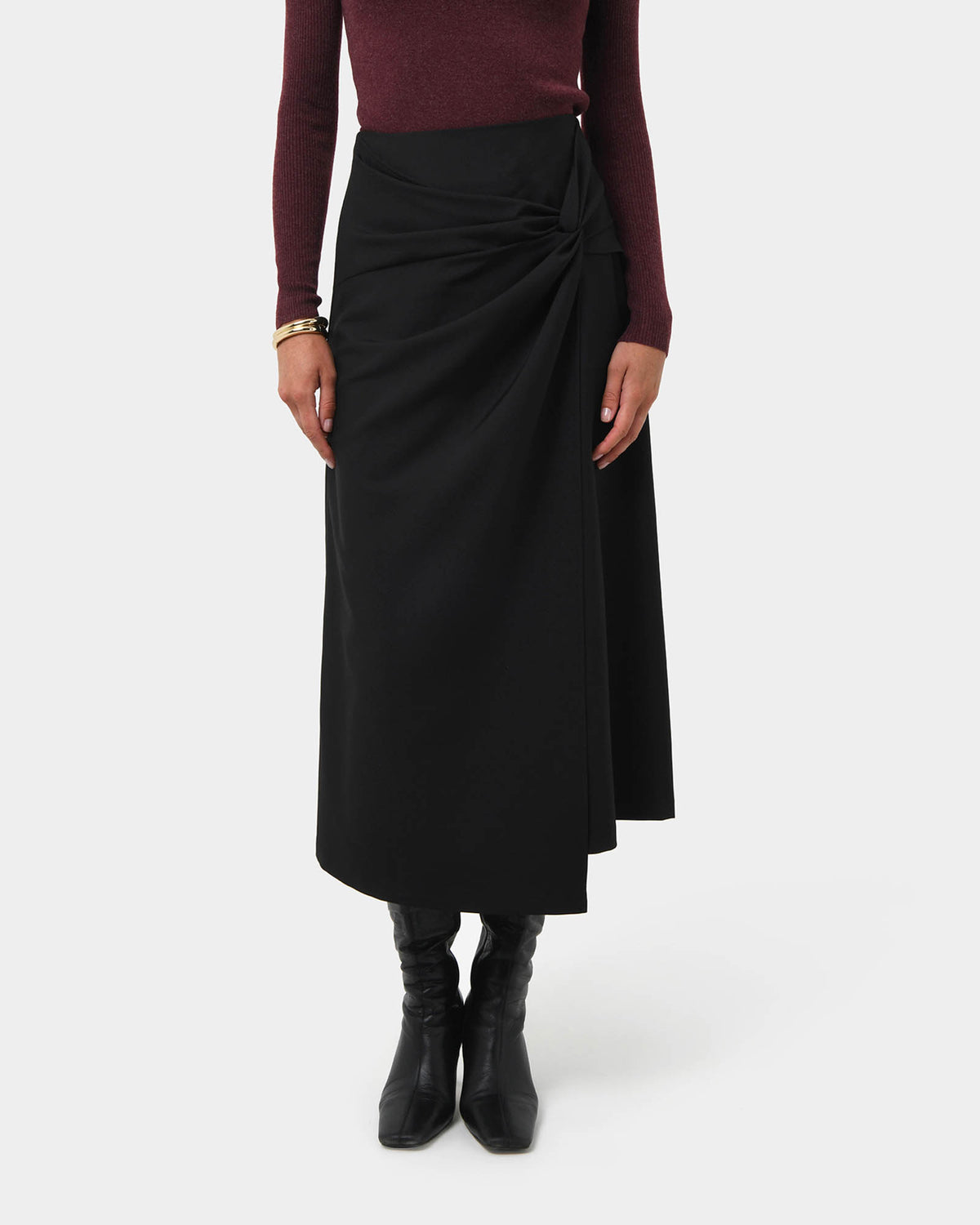 Amera Twist Midi Skirt in black — close-up view