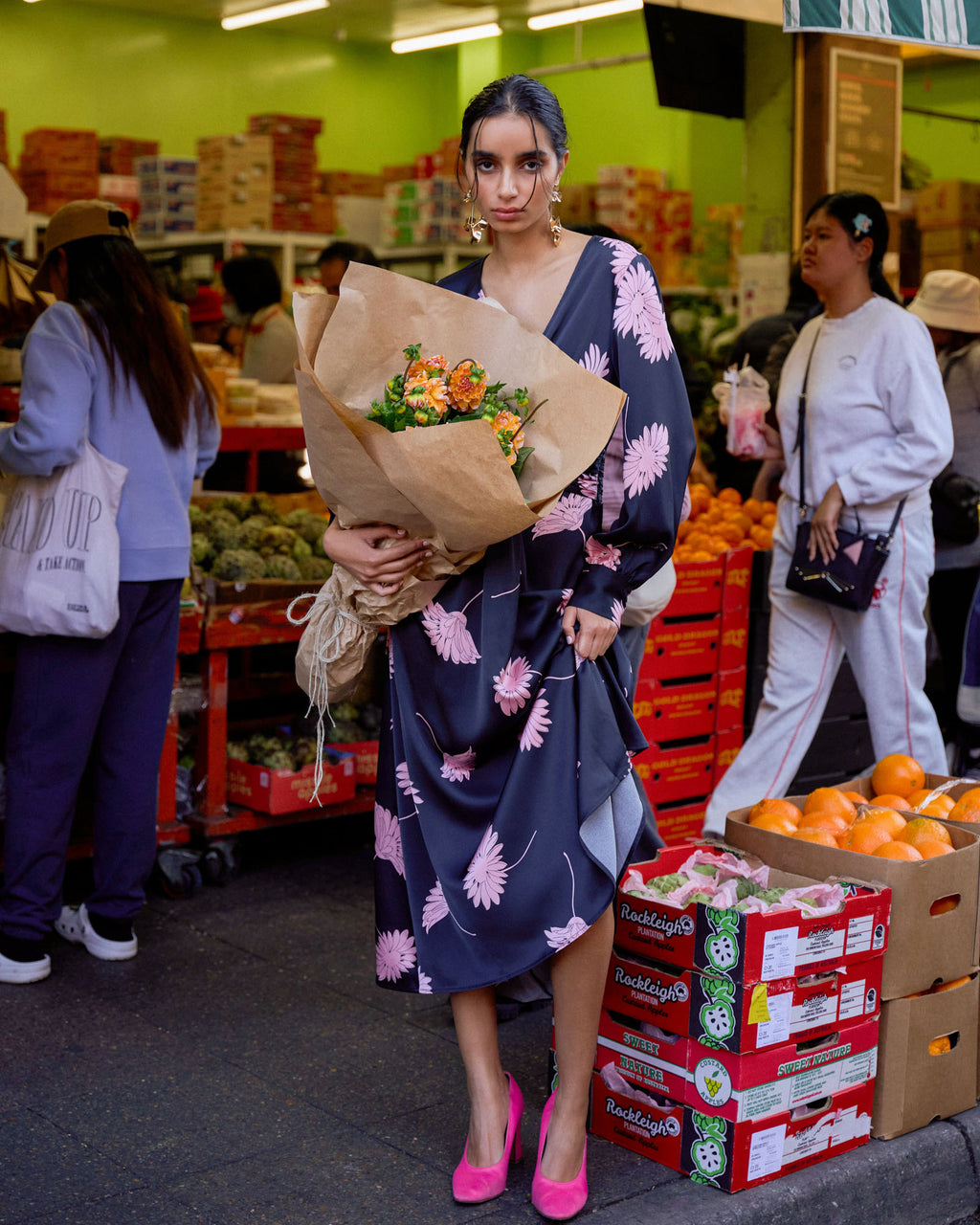 Felicia Floral Twist Dress in black pink — alternate view