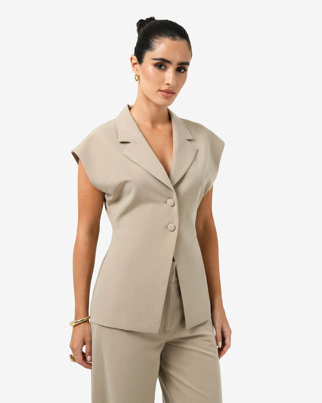 Milton Short Sleeve Blazer in khaki — close-up view 2
