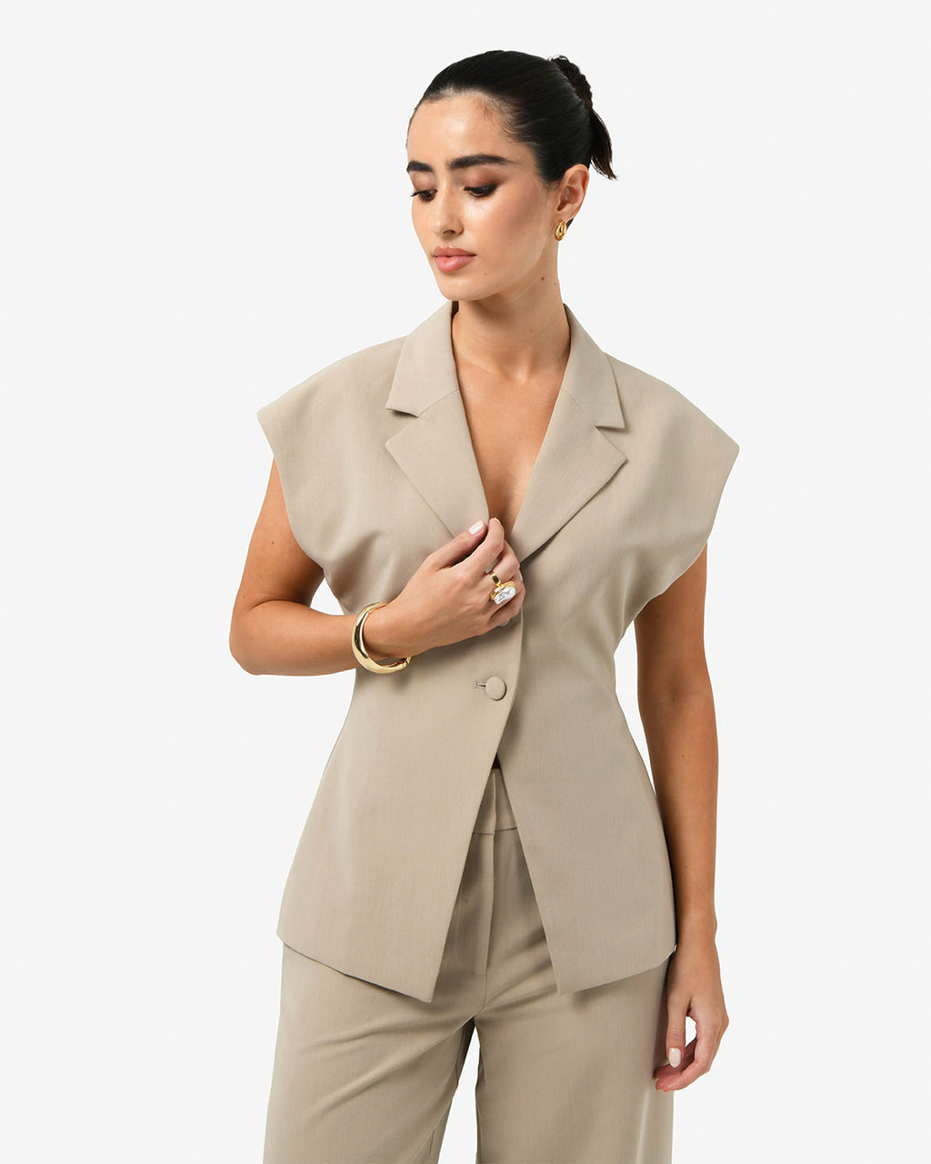 Milton Short Sleeve Blazer in khaki — close-up view 3