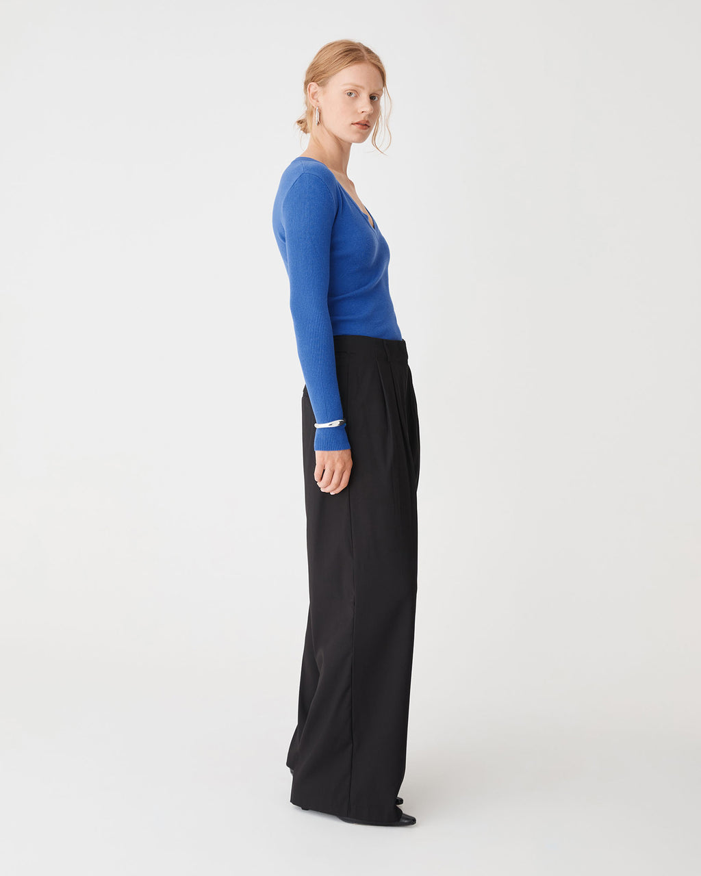 Vicky V-Neck Knit in lapis — side view