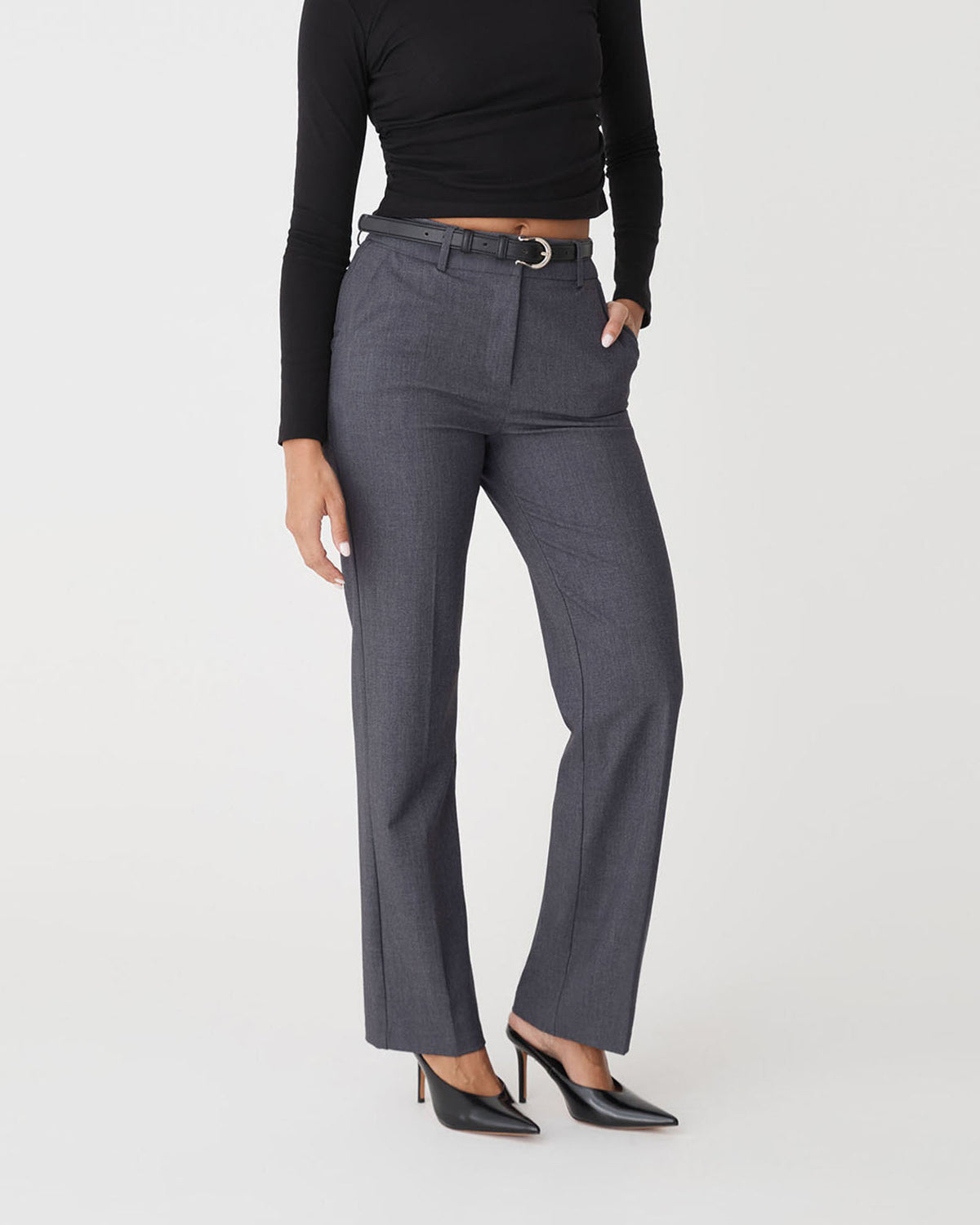 Merid Tailored Pants in dark grey — close-up view