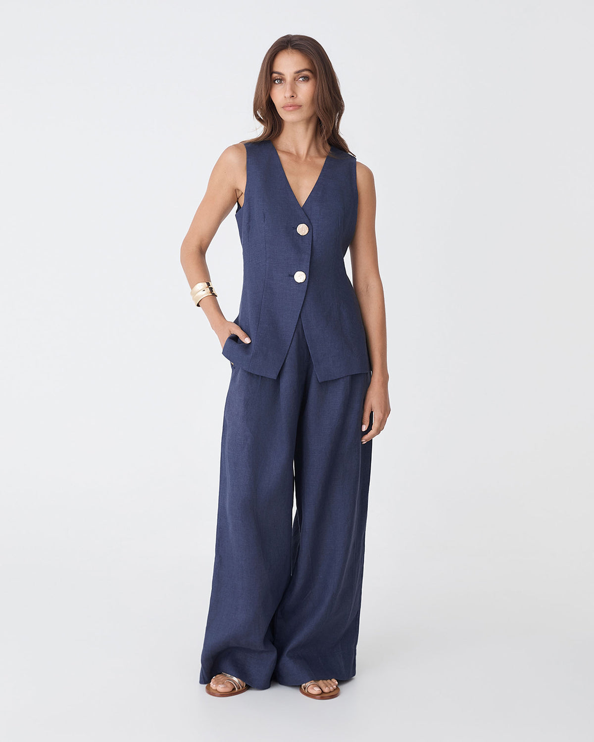Ami Wide Leg Linen Pants in wash navy — full-length view 3