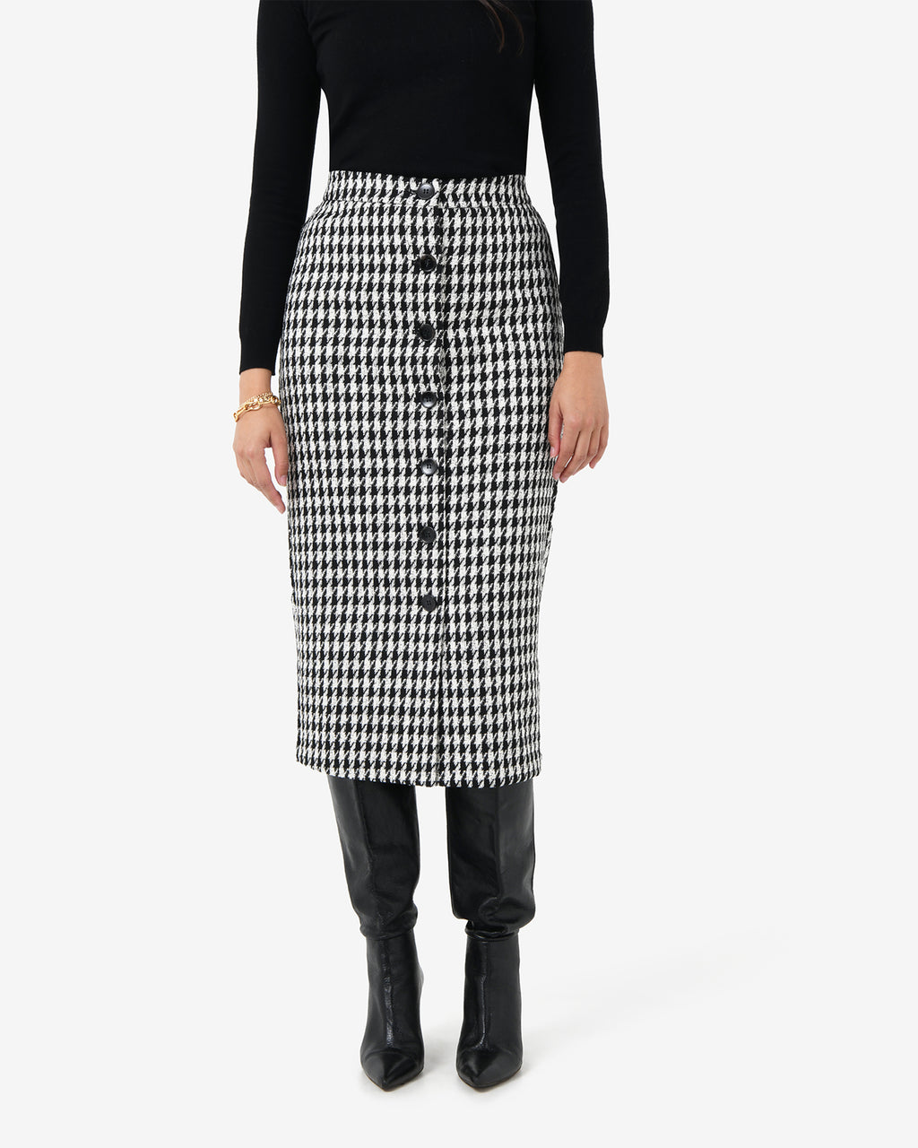 Bennet Houndstooth Midi Skirt in black ivory — close-up view