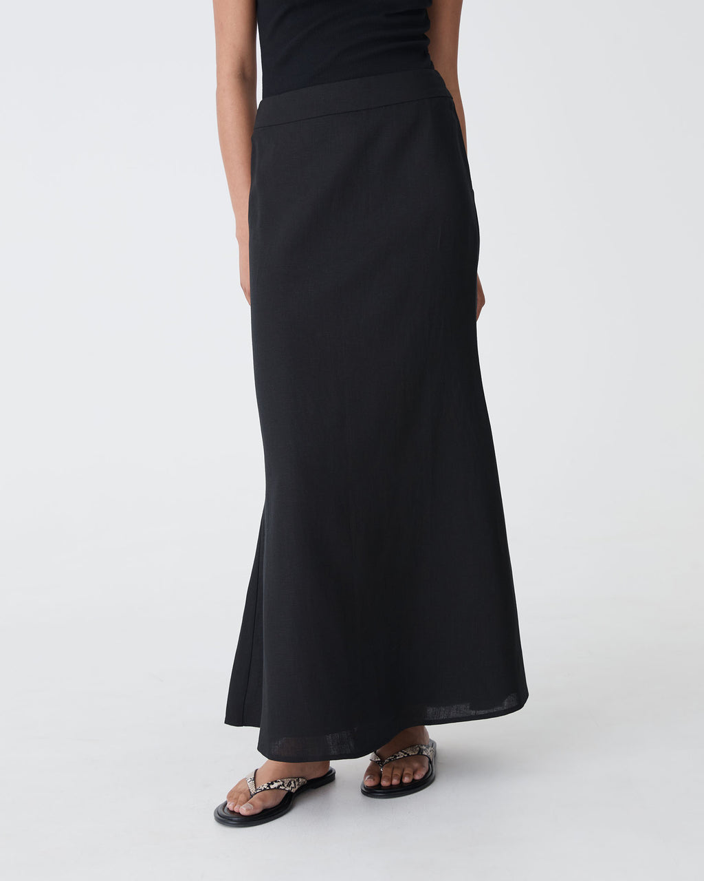 Amelia Linen Blend Maxi Skirt in black — close-up view