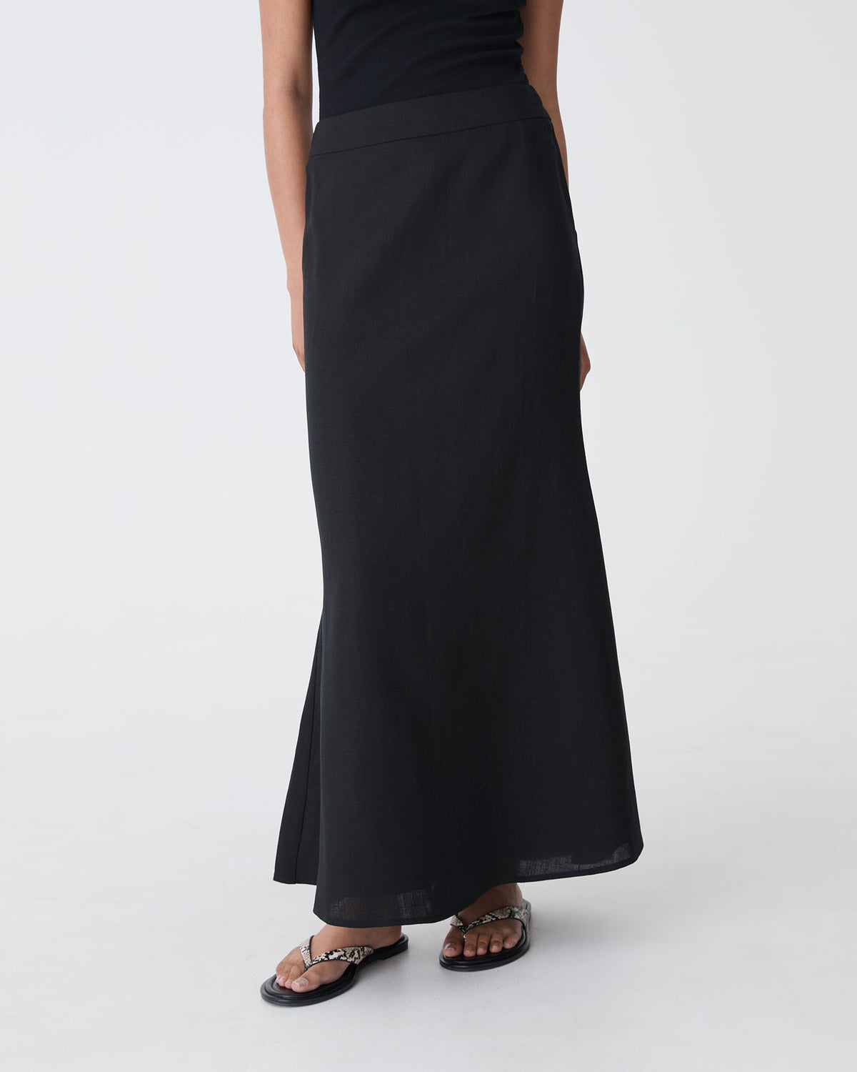 Amelia Linen Blend Maxi Skirt in black — close-up view