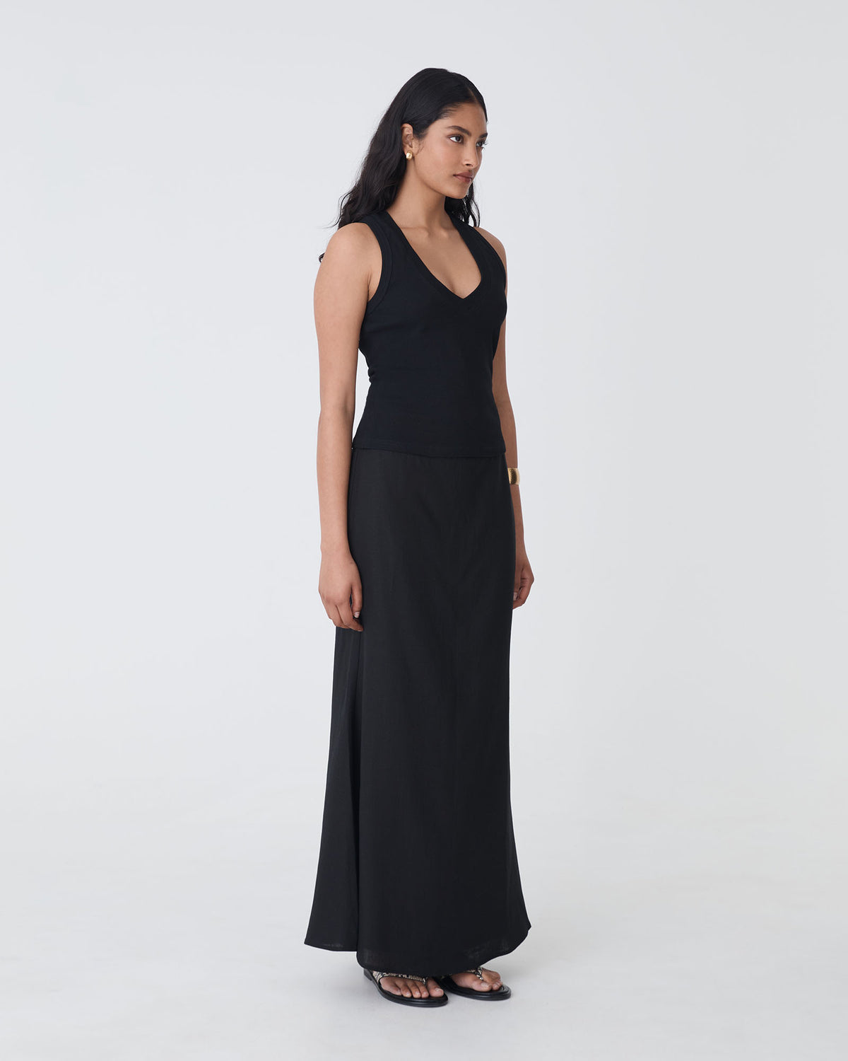 Amelia Linen Blend Maxi Skirt in black — side view