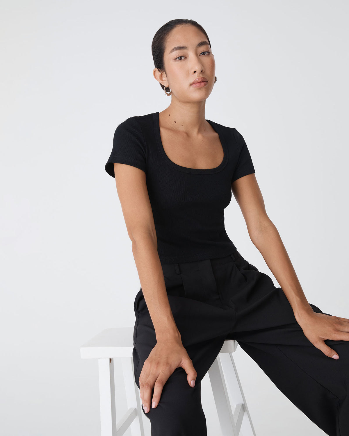 Devon Scoop Neck Rib Tee in black — close-up view 3