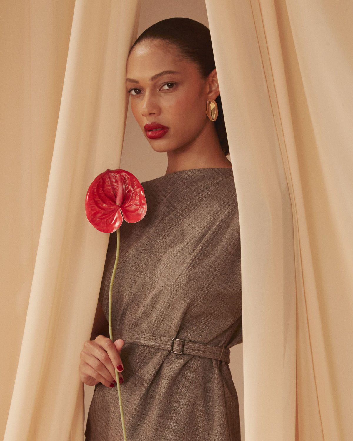 Cleo Statement Earrings in gold — view 2
