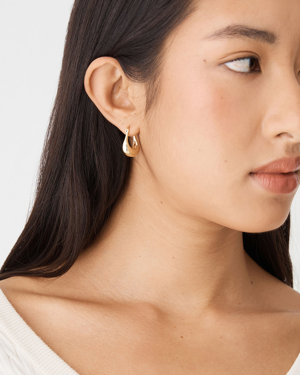 Mariana Hoop Earrings in gold — fabric detail 3