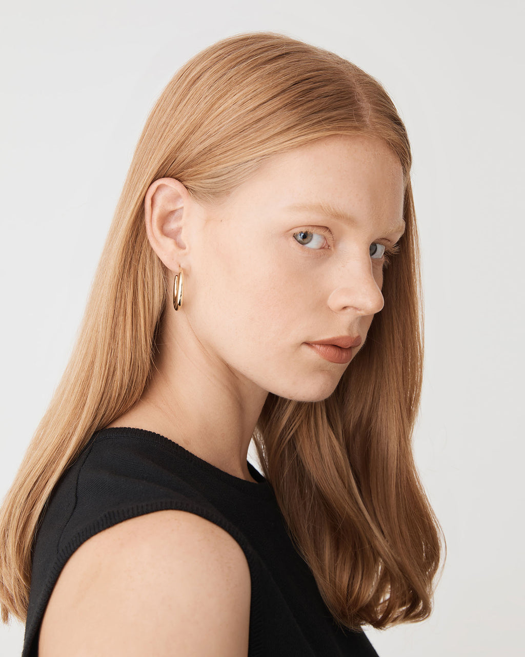 Luna Hoop Earrings in gold — view 2