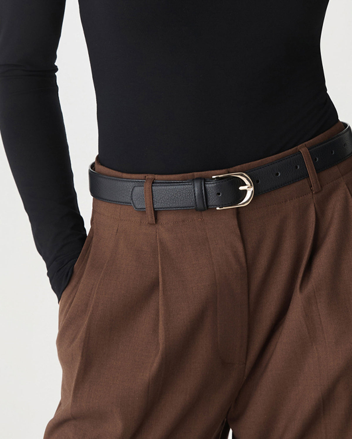 Alina Leather Belt in black — close-up view 3