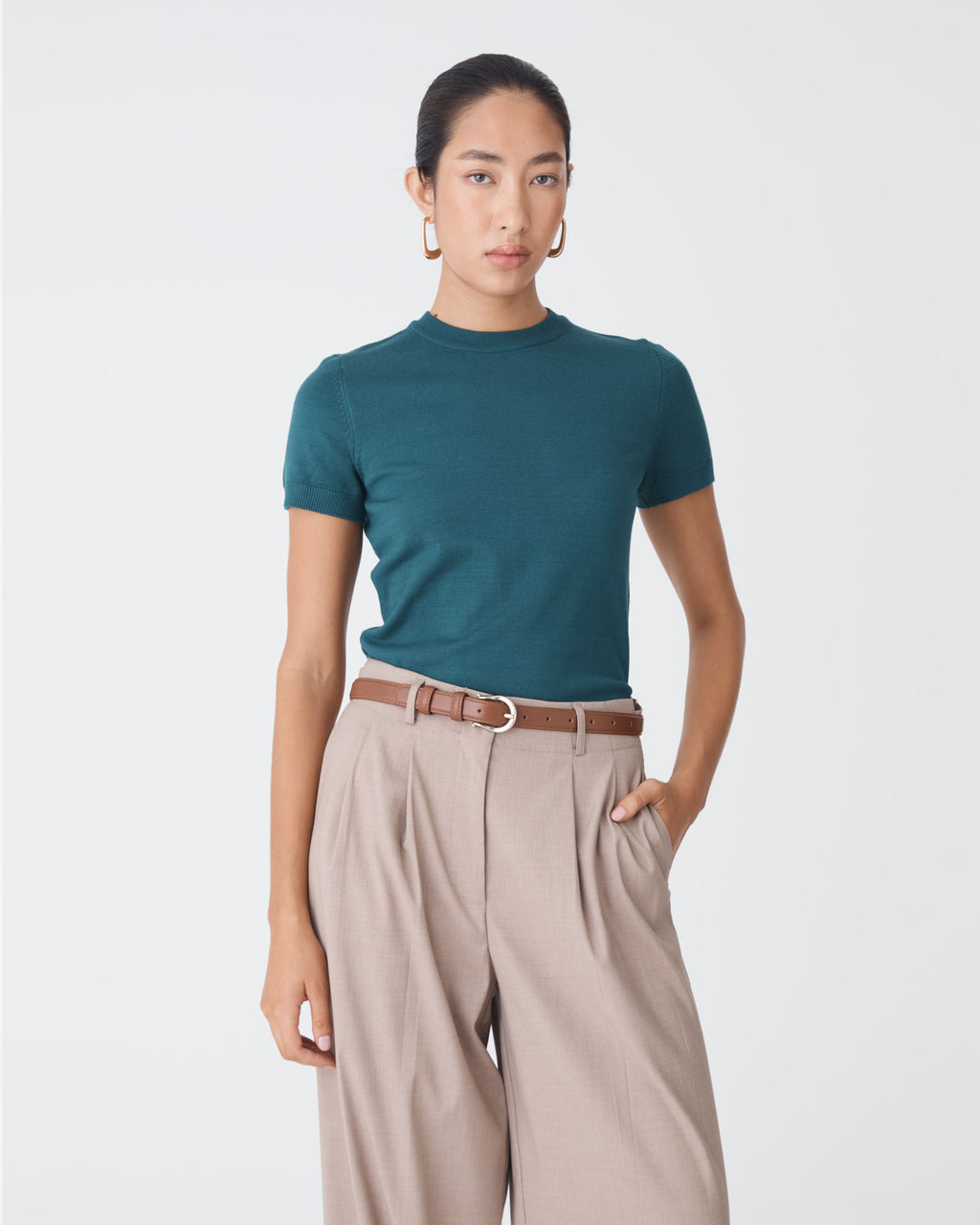 Alma Leather Belt in dark tan gold — close-up view