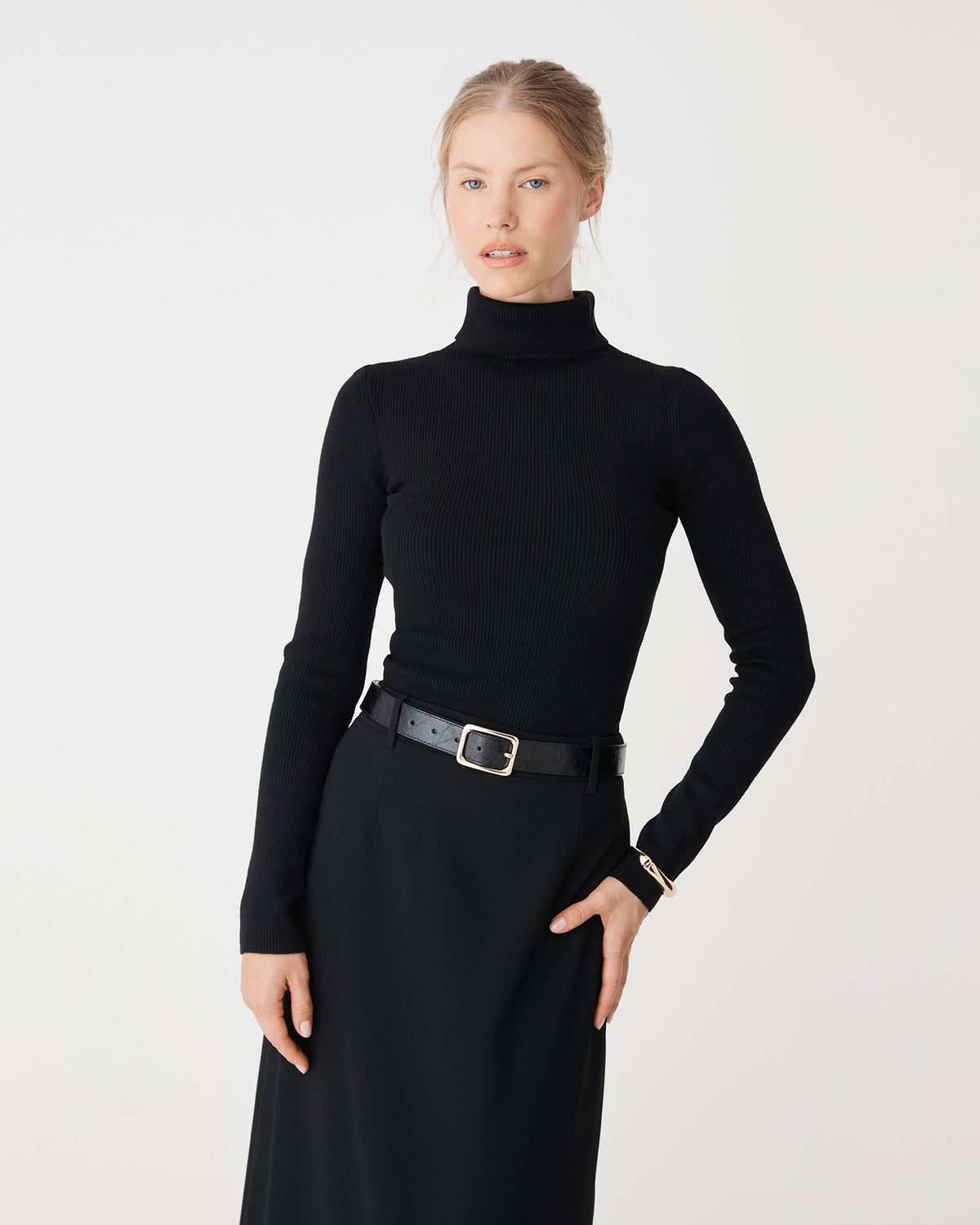 Seville Square Buckle Belt in black — fabric detail