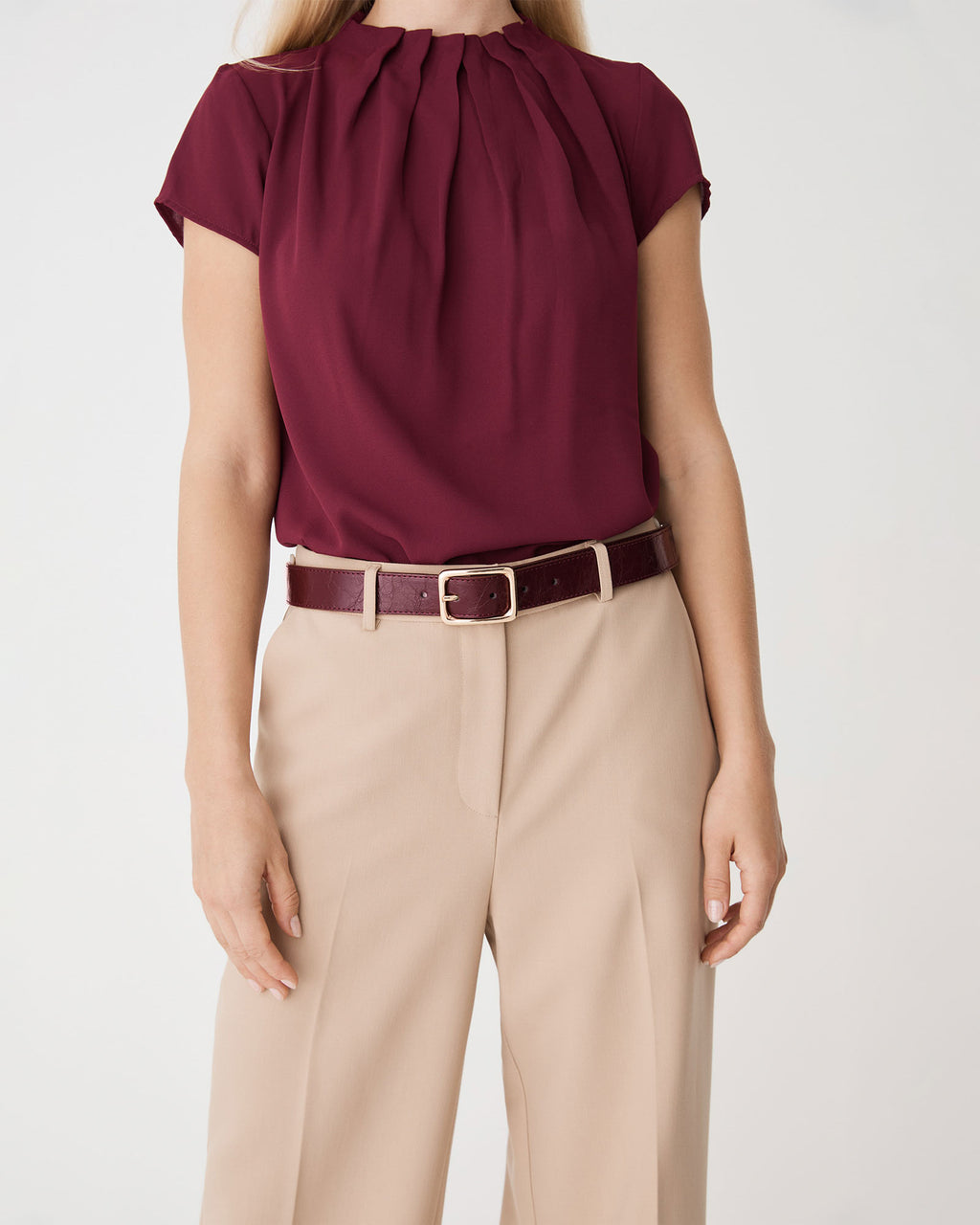 Seville Square Buckle Belt in wine — fabric detail 3
