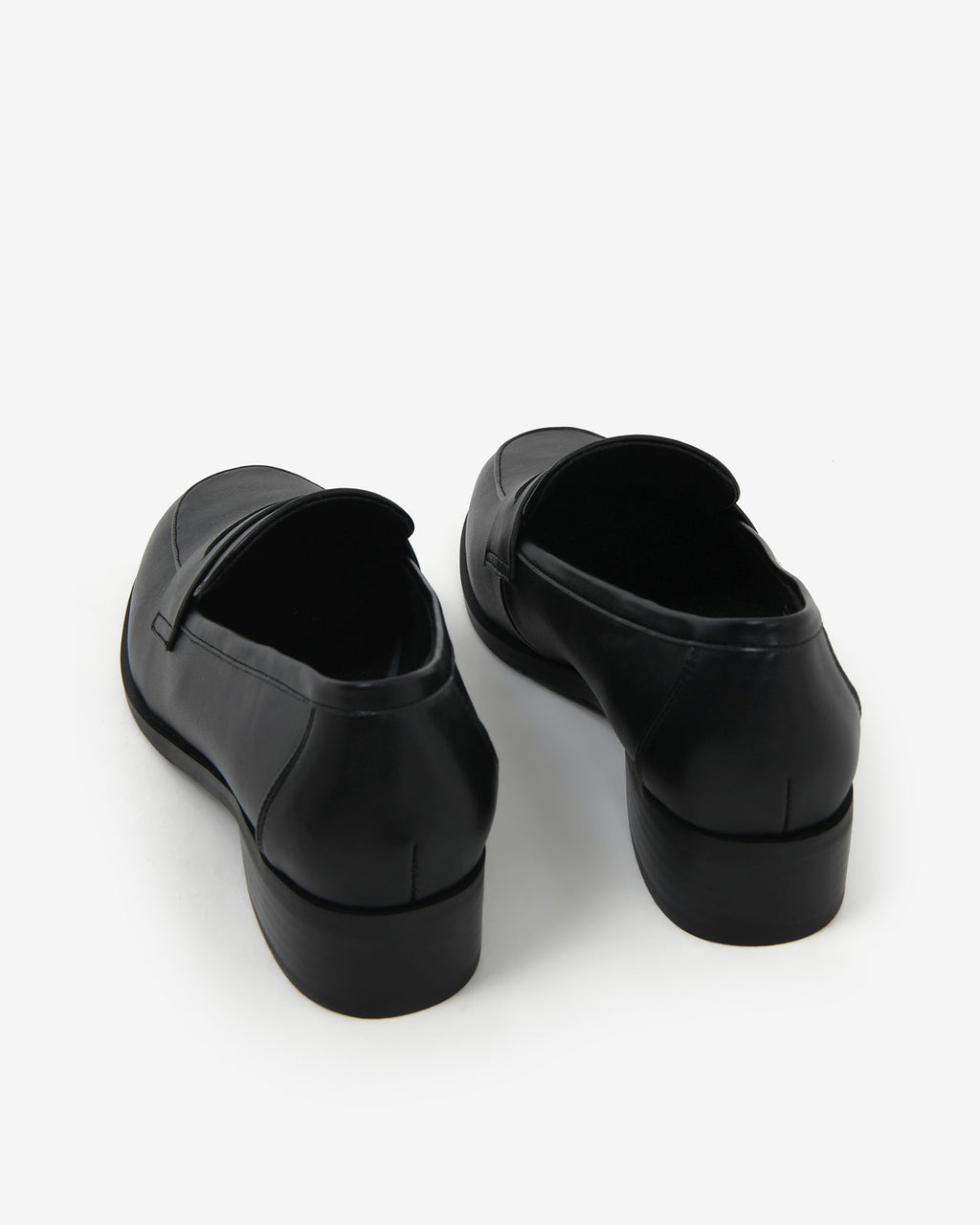 Sienna Classic Loafer in black — view 2