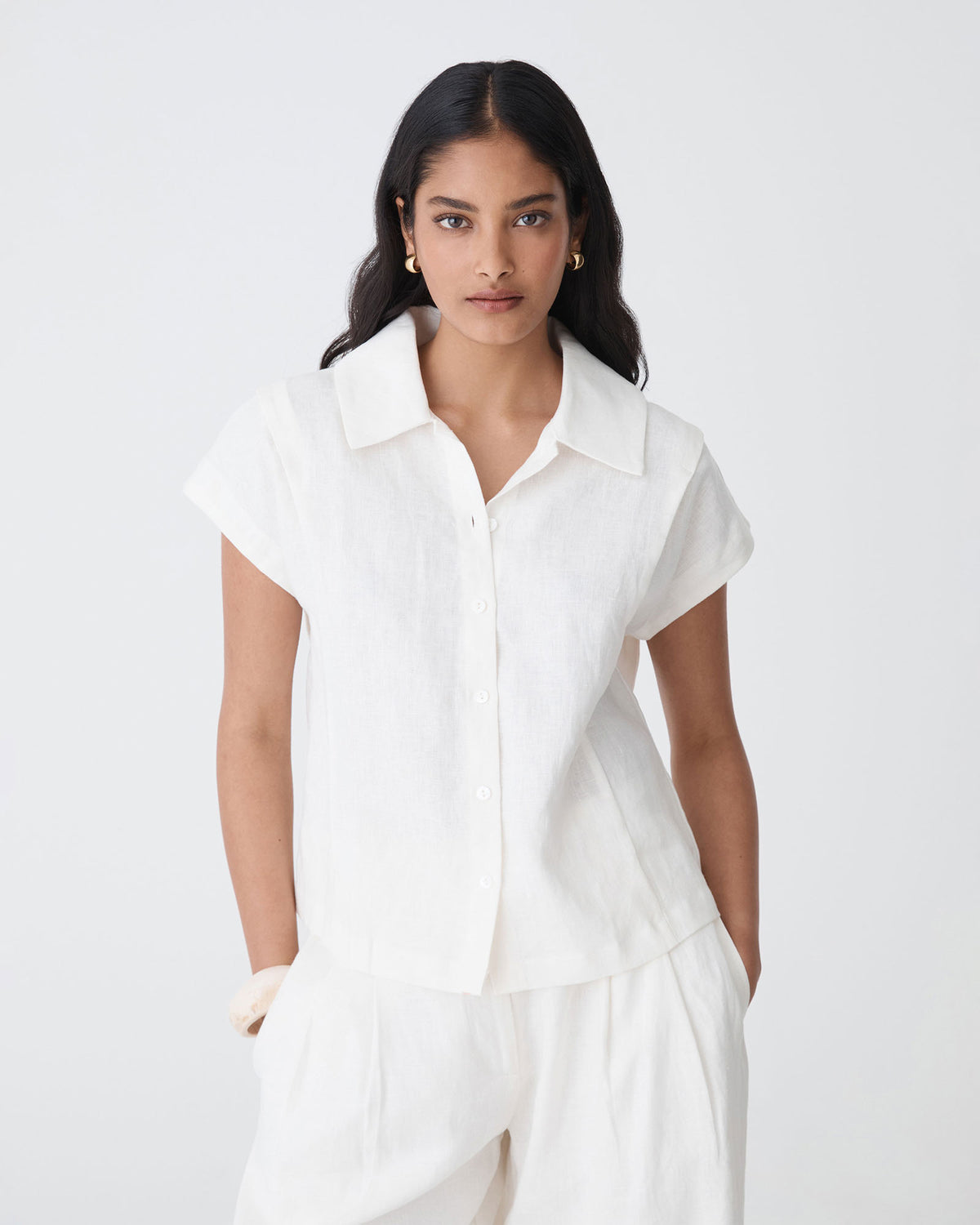Ami Linen Collar Shirt in ivory — close-up view